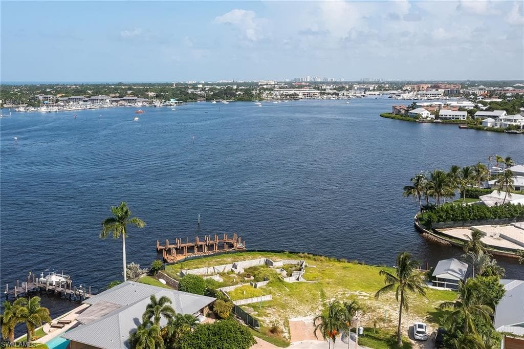 1303 Marlin DR NAPLES, FL 34102