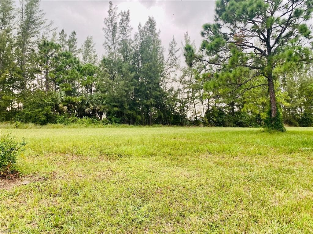 3512 17th PL CAPE CORAL, FL 33909