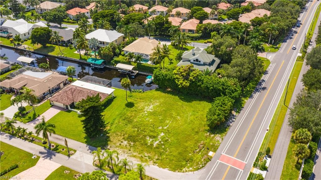 27000 Harbor DR BONITA SPRINGS, FL 34135