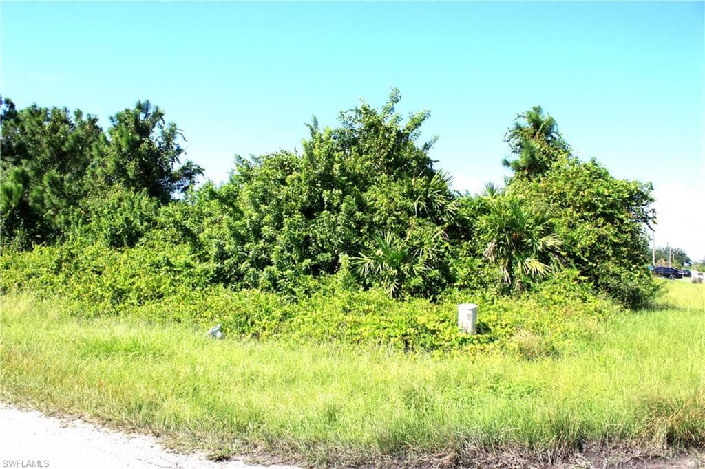 3707 4th ST SW LEHIGH ACRES, FL 33976