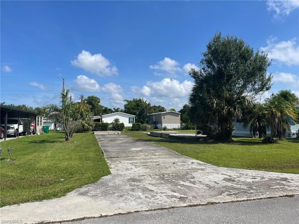 13 Derhenson DR NAPLES, FL 34114