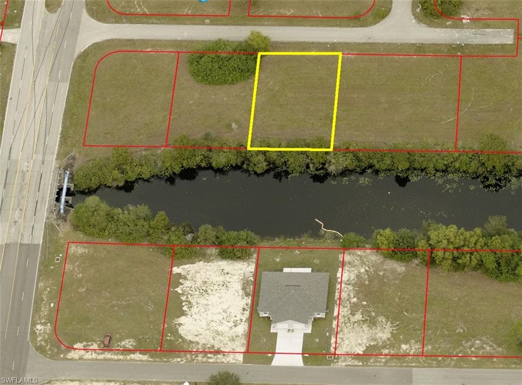 810 NE 12th ST CAPE CORAL, FL 33909