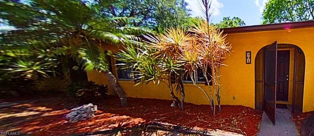 903 / 905 24th AVE CAPE CORAL, FL 33990