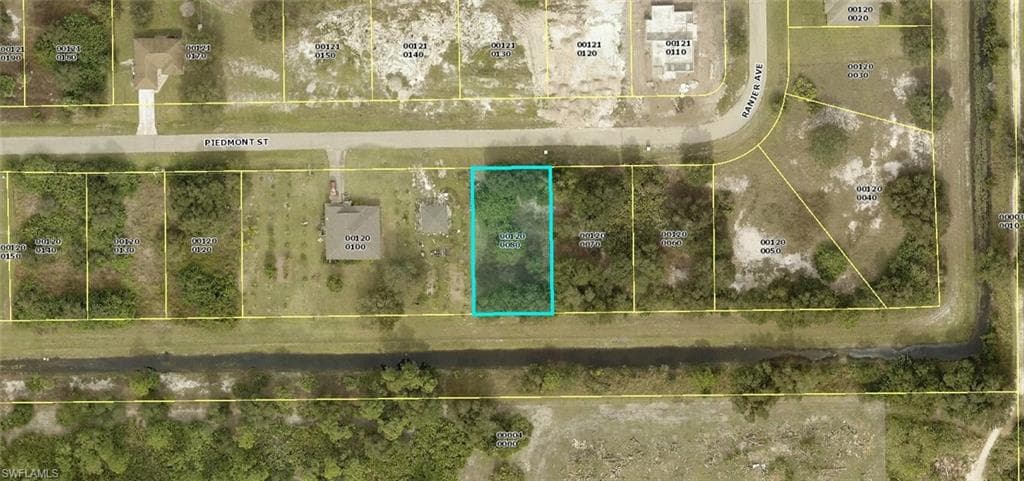 528 Piedmont ST LEHIGH ACRES, FL 33974