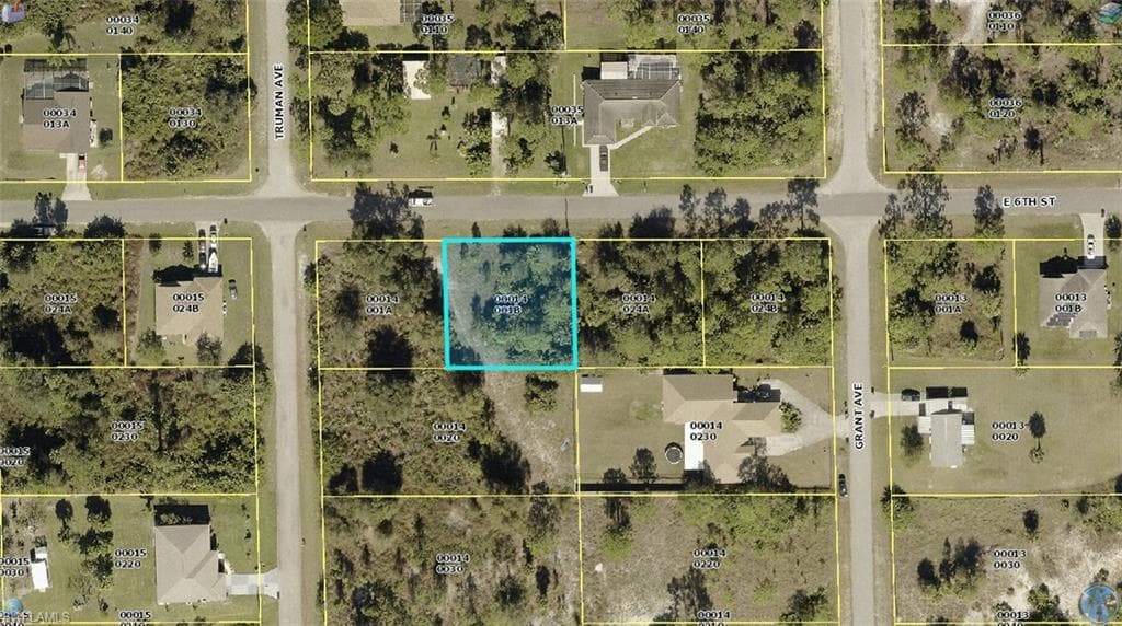 3302 E 6th ST LEHIGH ACRES, FL 33972