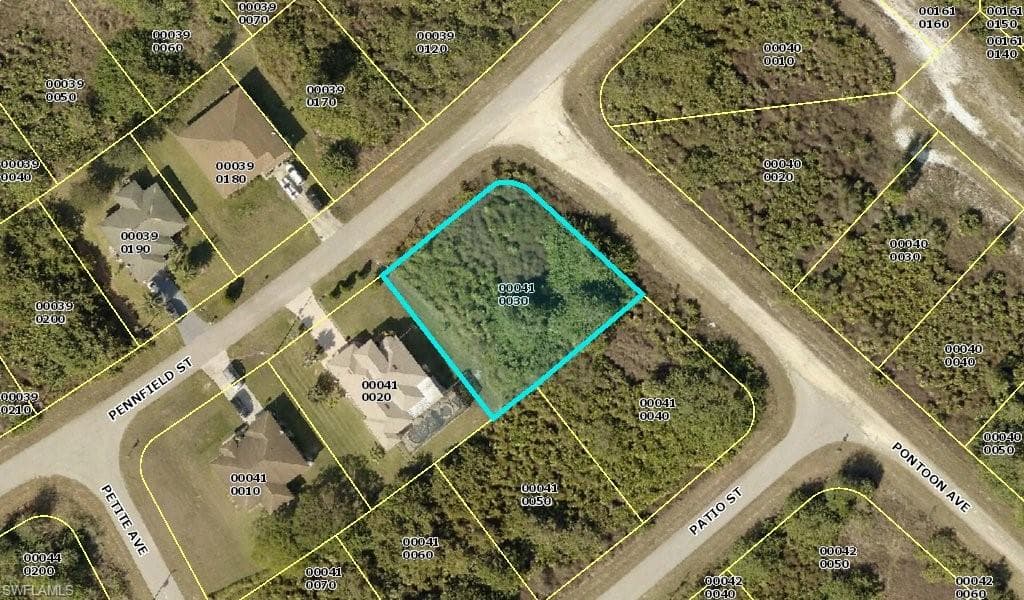 326 Pennfield ST LEHIGH ACRES, FL 33974