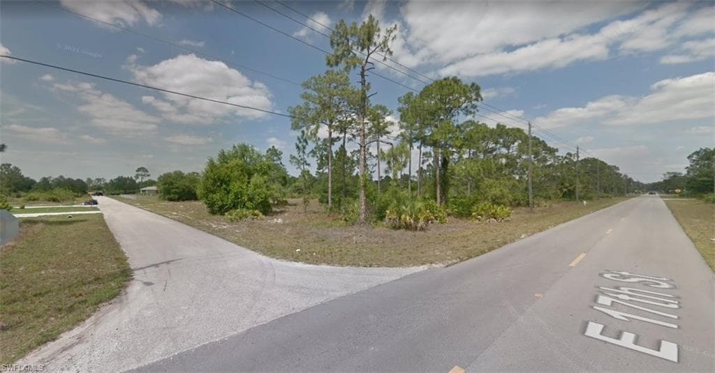 201 17th ST LEHIGH ACRES, FL 33972