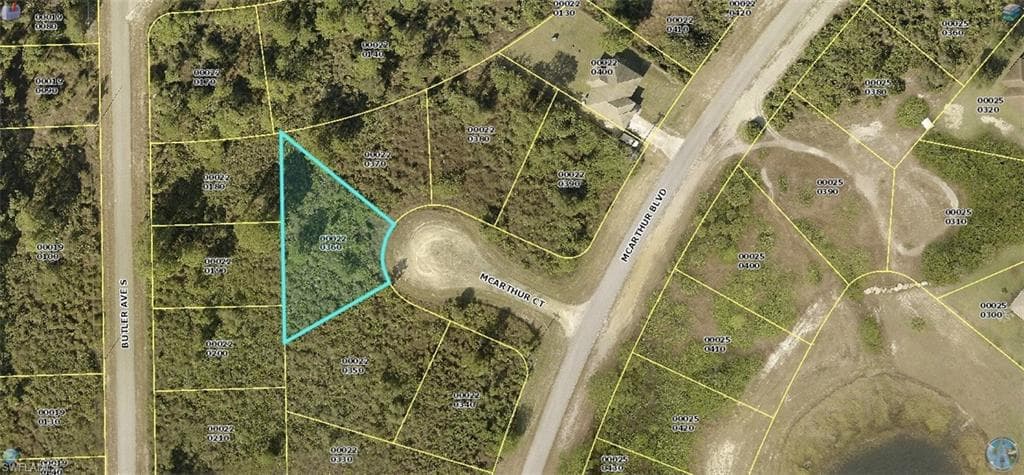 910 Mcarthur CT LEHIGH ACRES, FL 33974