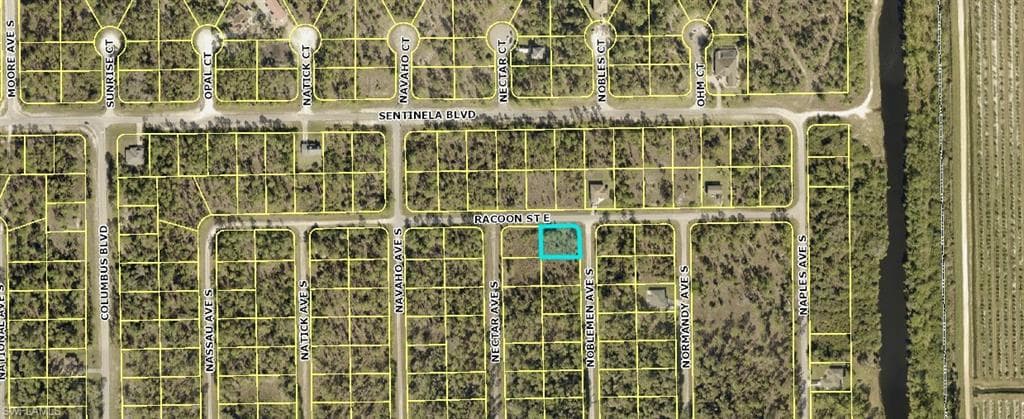 124 Noblemen AVE S LEHIGH ACRES, FL 33974