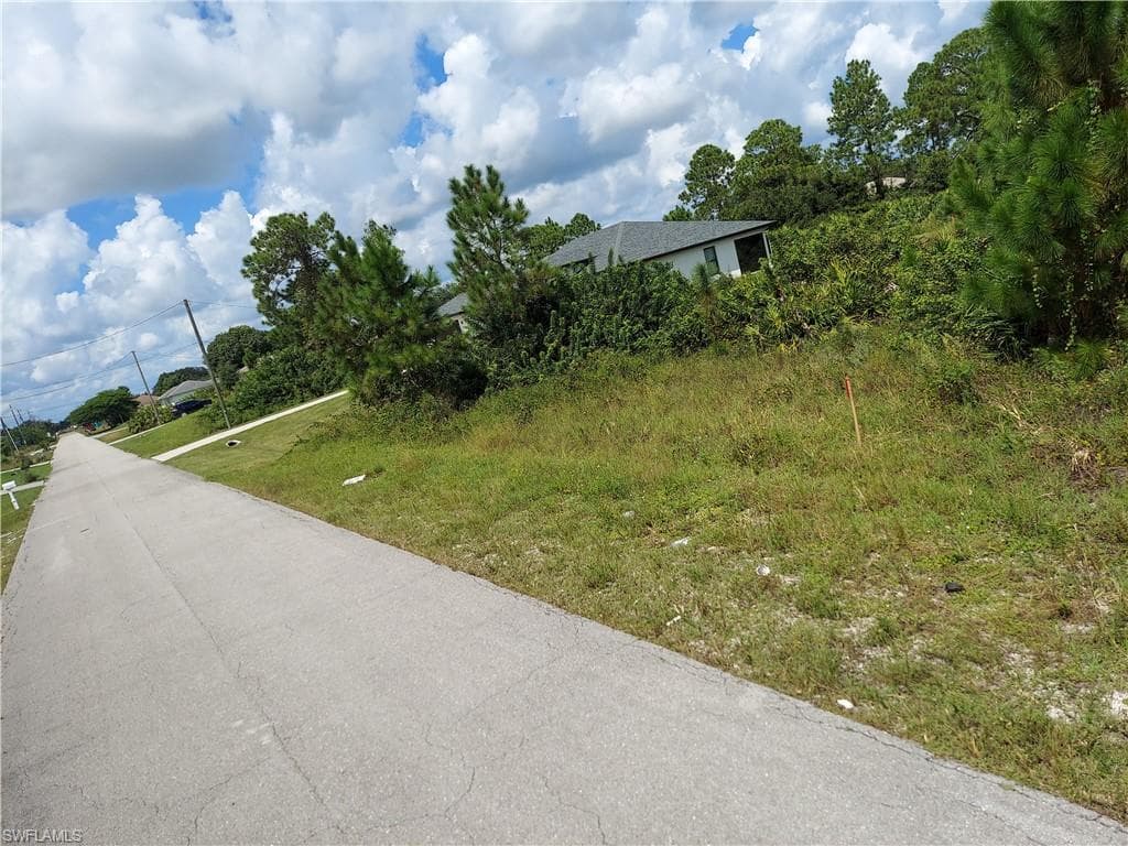 3802 16th ST SW LEHIGH ACRES, FL 33976