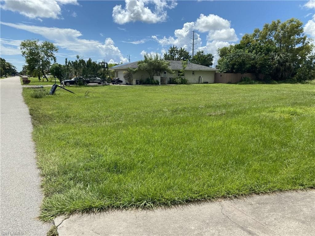 140 Santa Barbara PL CAPE CORAL, FL 33990
