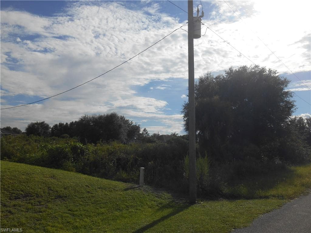 2607 58th ST W LEHIGH ACRES, FL 33971