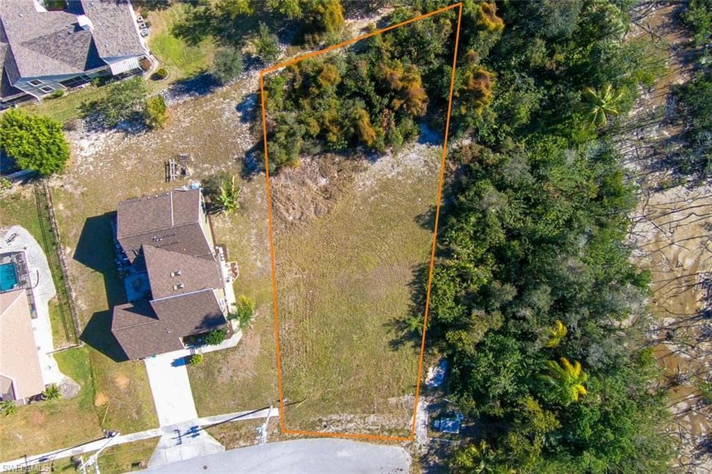 2061 Dogwood DR MARCO ISLAND, FL 34145