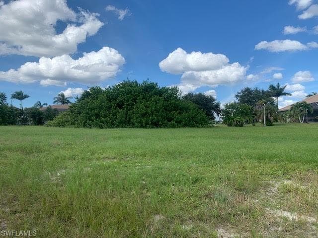 2211 EMBERS PKY W CAPE CORAL, FL 33993