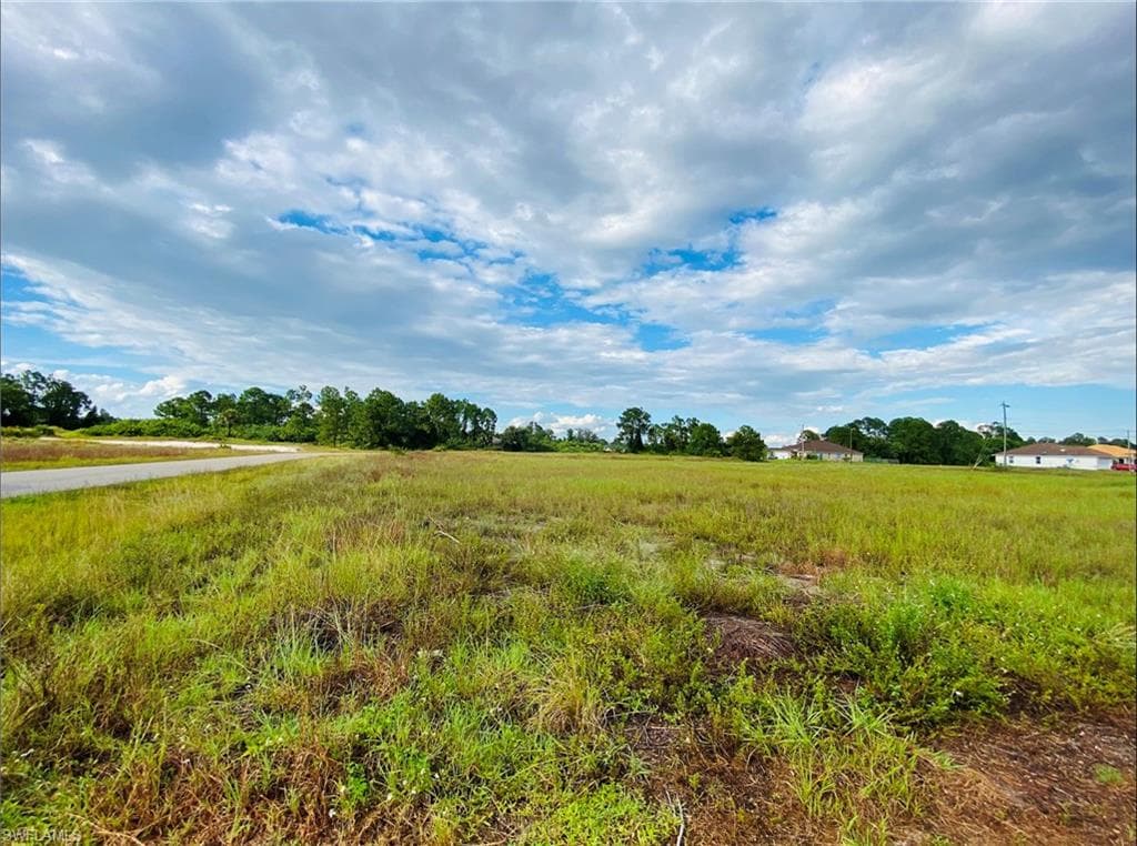3213 Vera CT LEHIGH ACRES, FL 33976