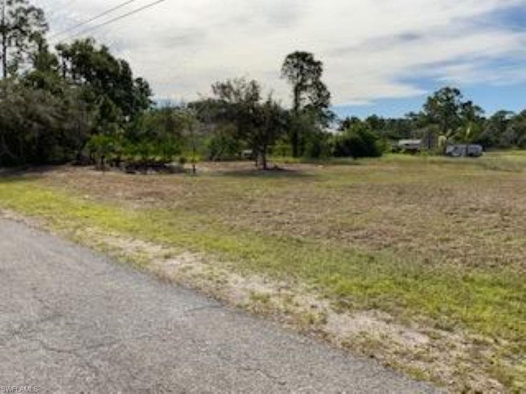 208 Jack AVE N LEHIGH ACRES, FL 33971