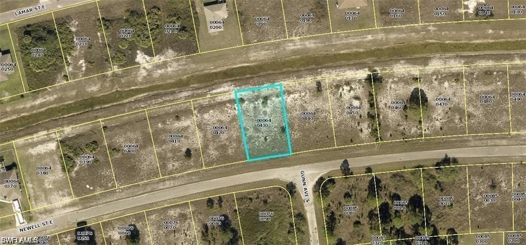 825 Newell ST E LEHIGH ACRES, FL 33974