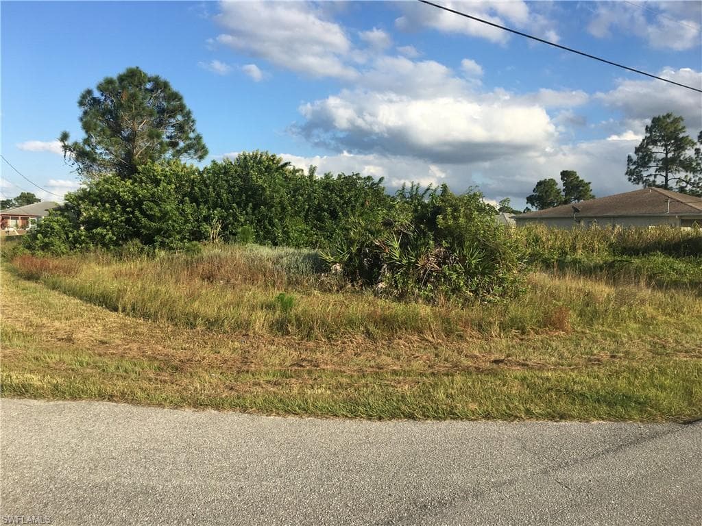 201 Ivan AVE S LEHIGH ACRES, FL 33973