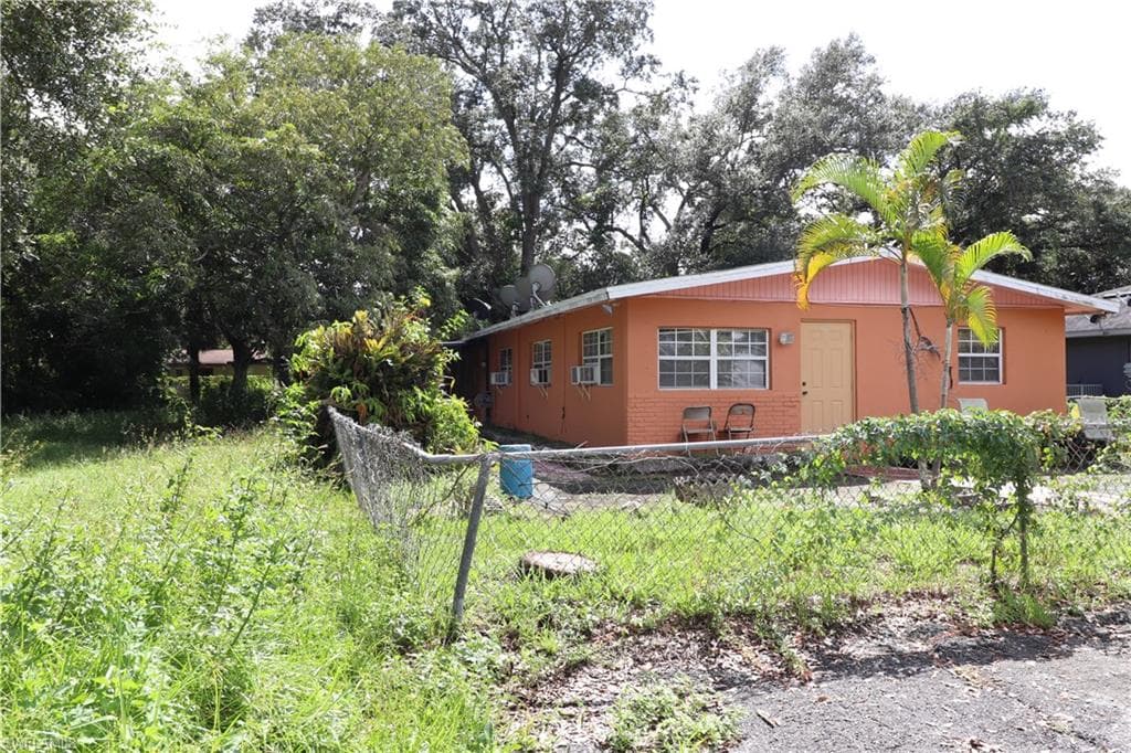 2640 Saint Charles ST FORT MYERS, FL 33916