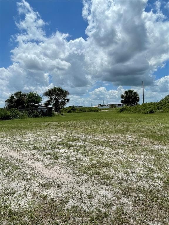 8065 Marsh CIR LABELLE, FL 33935