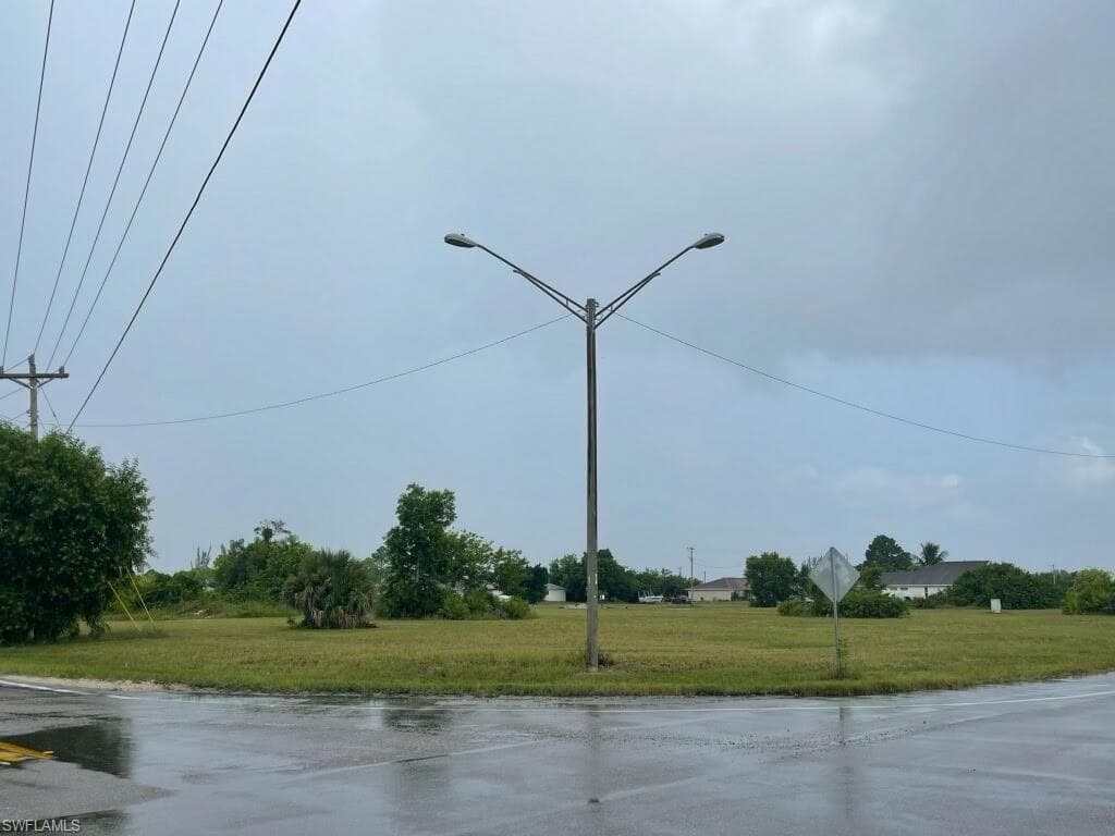 34 Jacaranda PKY E CAPE CORAL, FL 33909