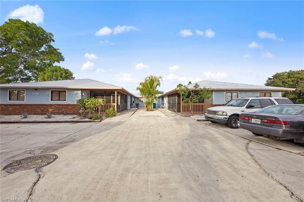 2189 Sunshine BLVD NAPLES, FL 34116