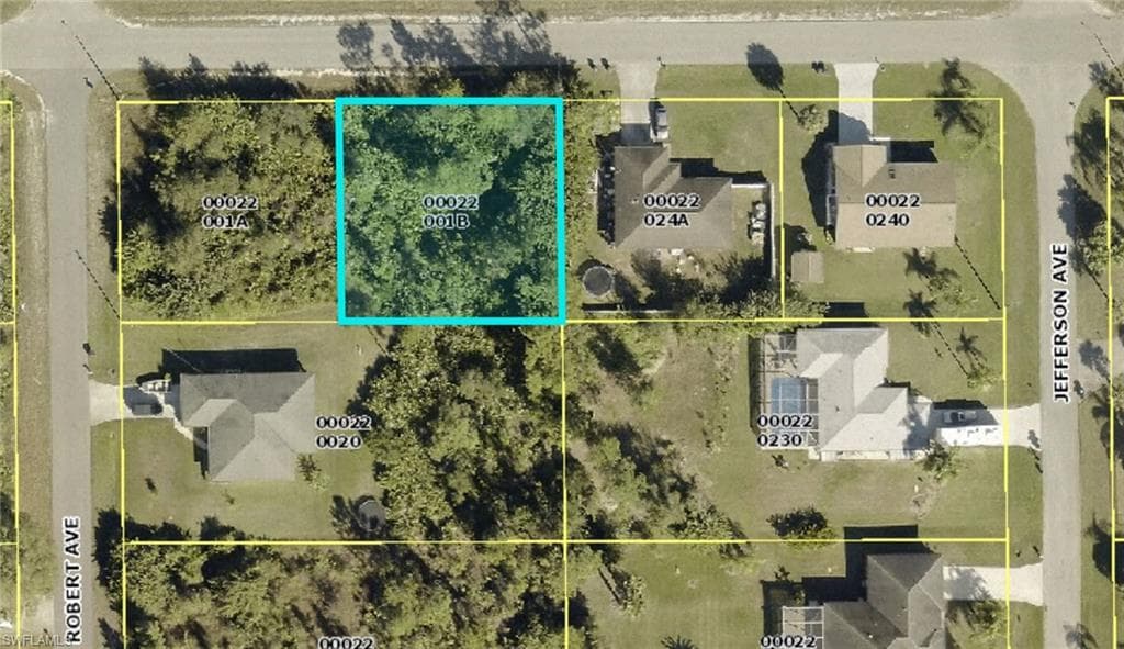 2502 E 10th ST LEHIGH ACRES, FL 33936