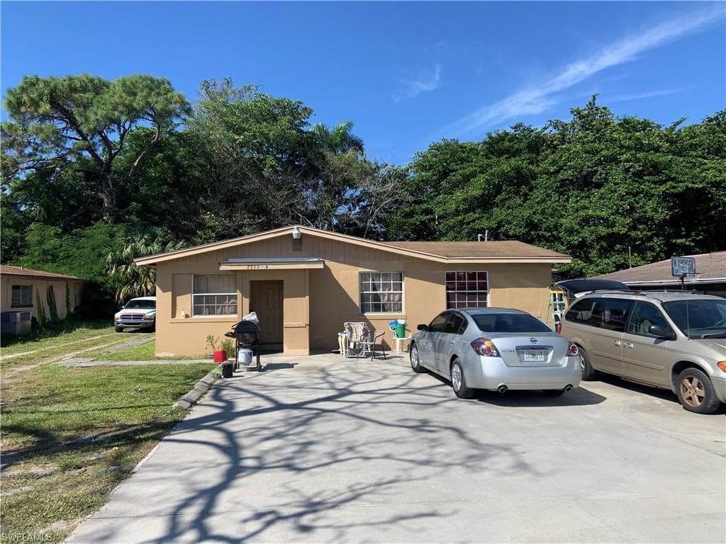 2766 Royal Palm AVE FORT MYERS, FL 33901