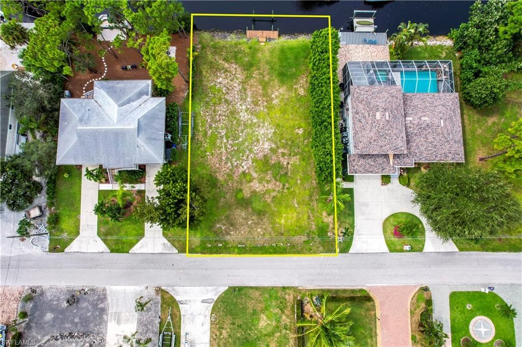 27275 Barbarosa ST BONITA SPRINGS, FL 34135