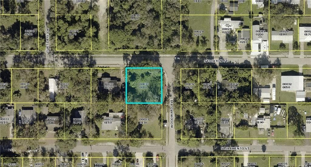 1840 Woodward AVE NORTH FORT MYERS, FL 33903