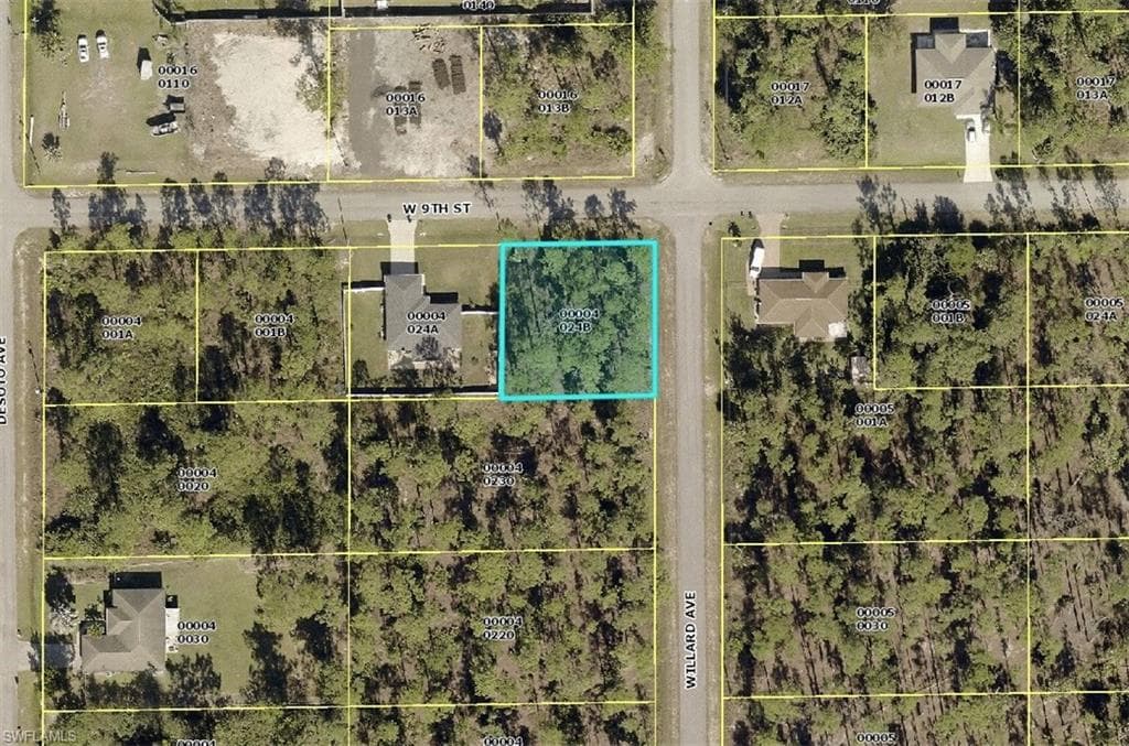 701 W 9th ST LEHIGH ACRES, FL 33972