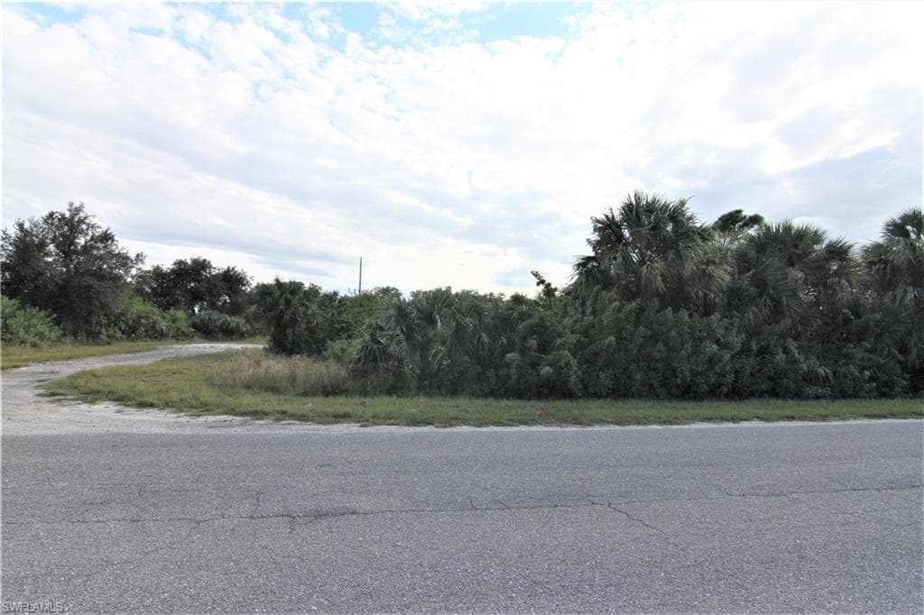 105 Olive CIR LEHIGH ACRES, FL 33971