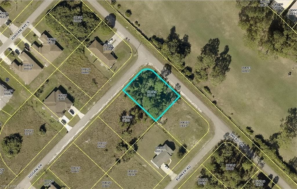 2201 Hogan DR LEHIGH ACRES, FL 33973