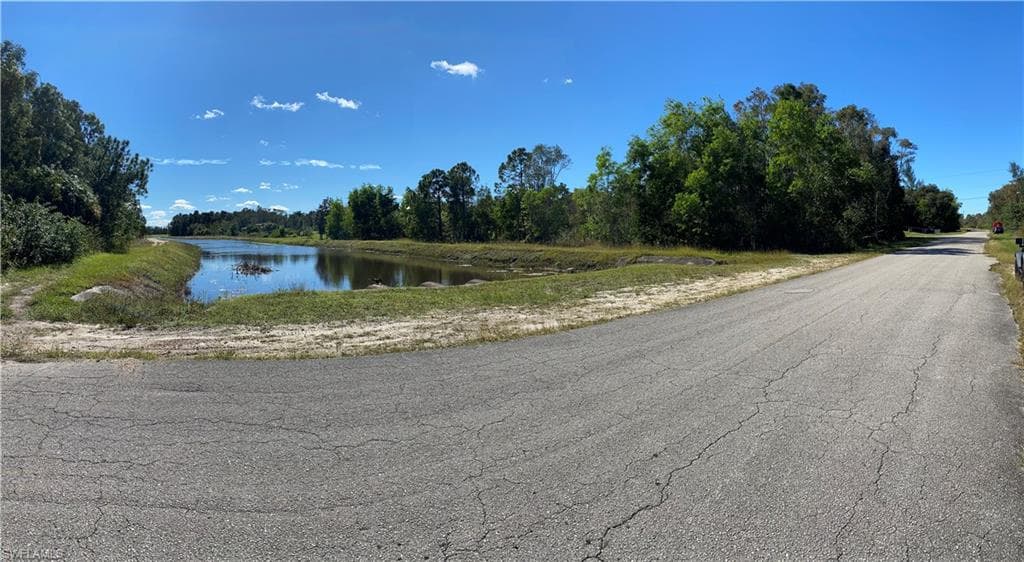 709 Kalamar DR LEHIGH ACRES, FL 33974