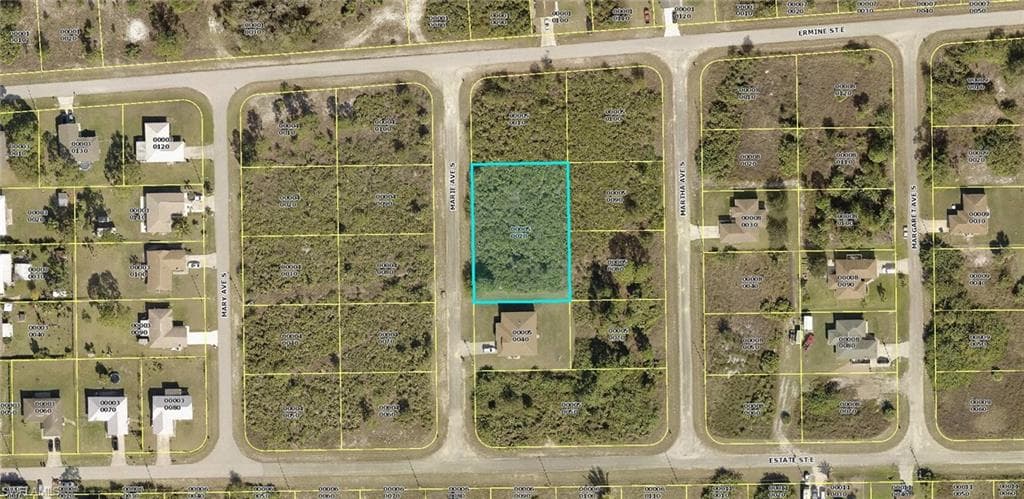 913 Marie AVE S LEHIGH ACRES, FL 33974