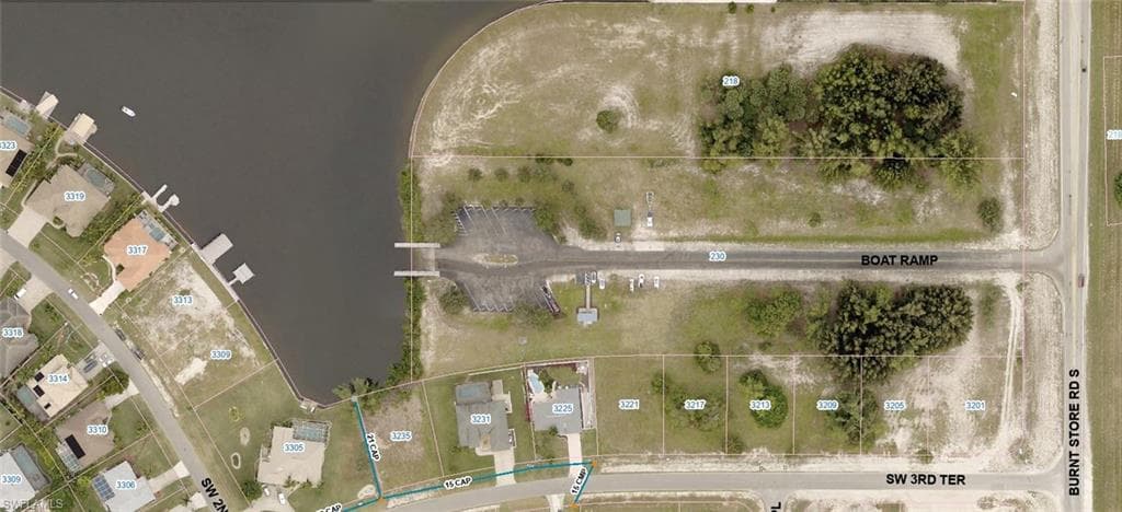 3205 SW 3rd TER CAPE CORAL, FL 33991