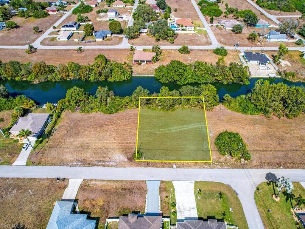 2129 NE 25th TER CAPE CORAL, FL 33909