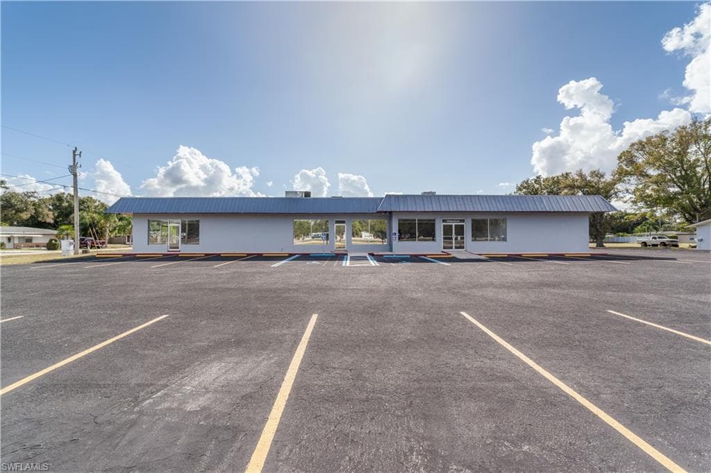 4750 Bayline DR 1 NORTH FORT MYERS, FL 33917