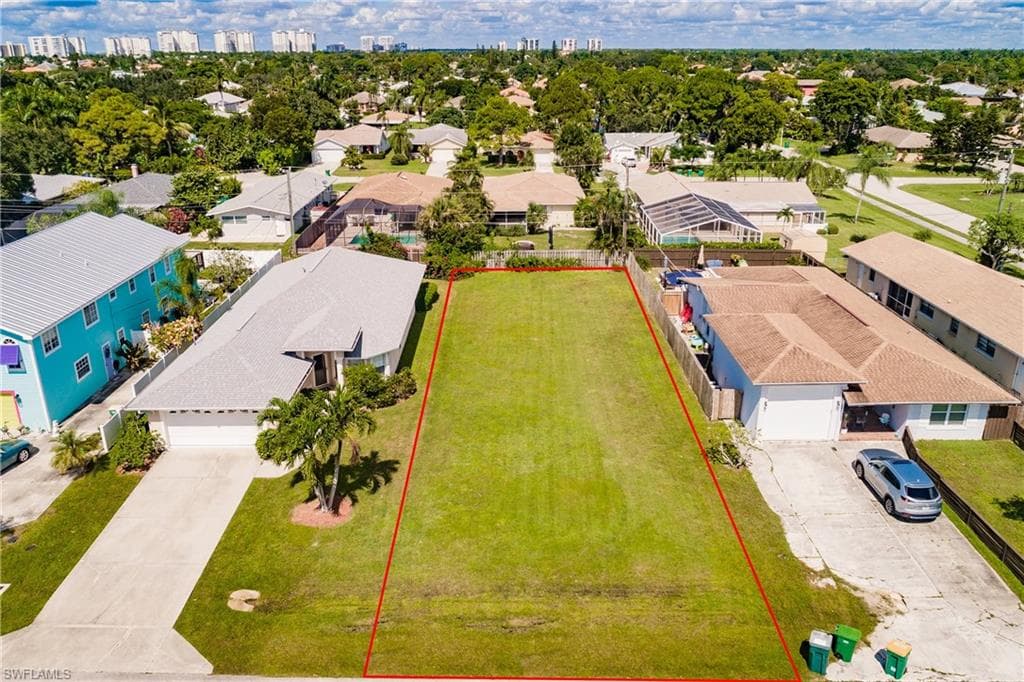 587 99th AVE N NAPLES, FL 34108