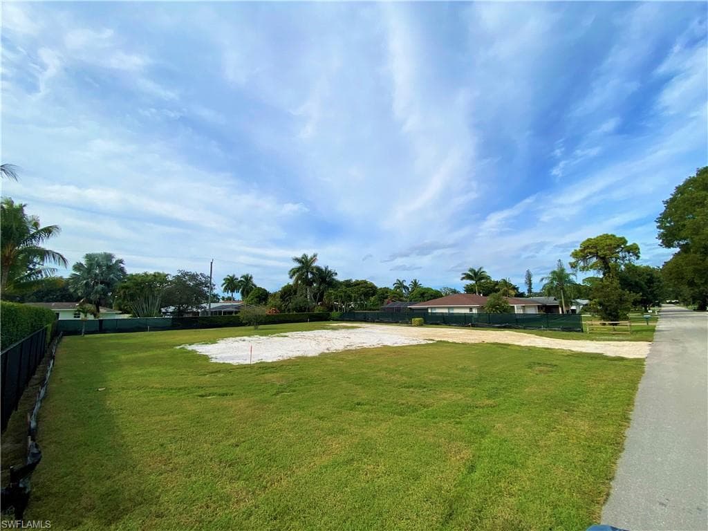 2655 14th ST N NAPLES, FL 34103