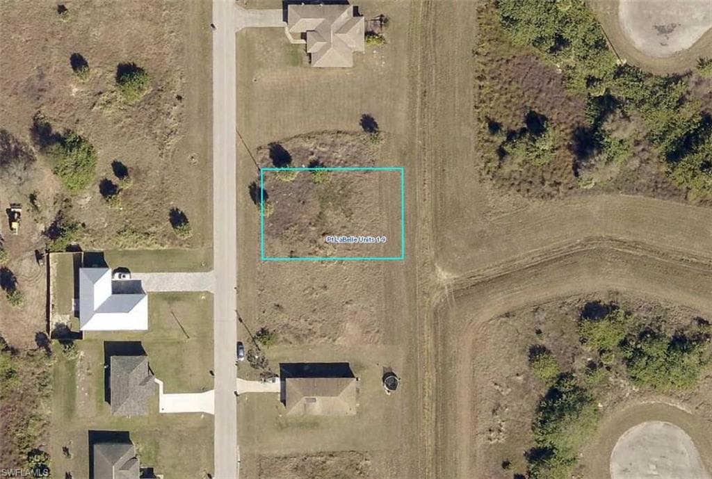 8051 Buttercup CIR LABELLE, FL 33935