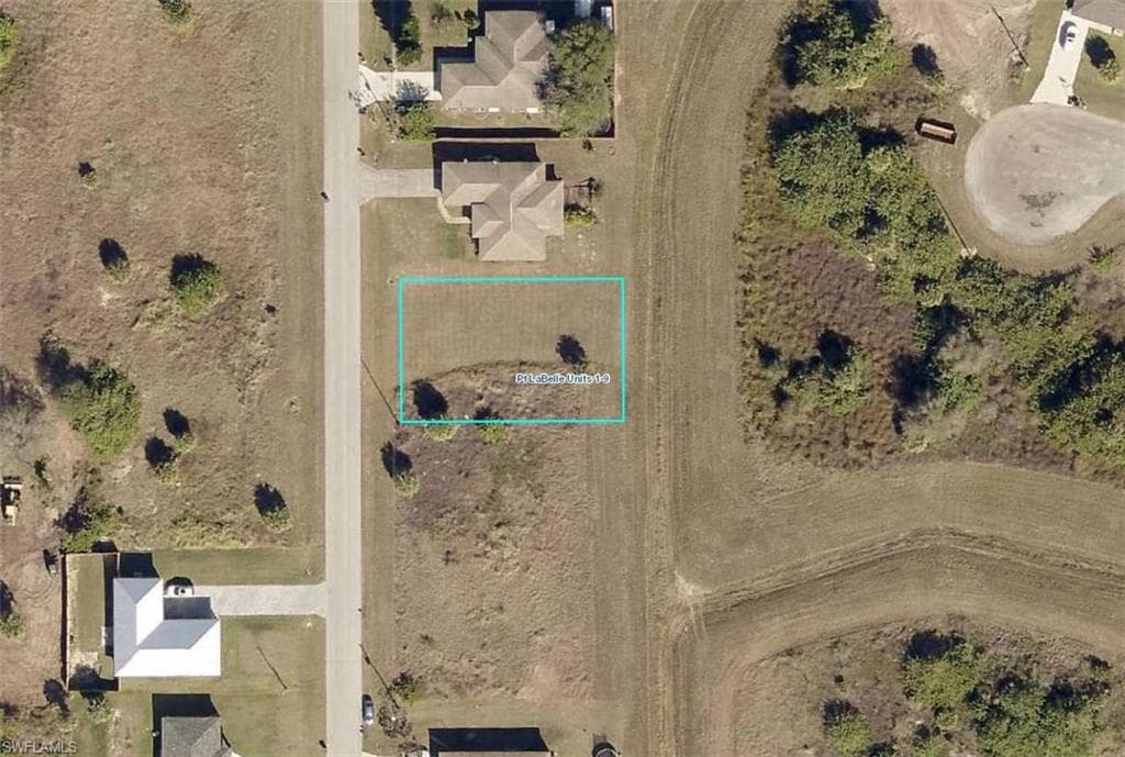 8053 Buttercup CIR LABELLE, FL 33935