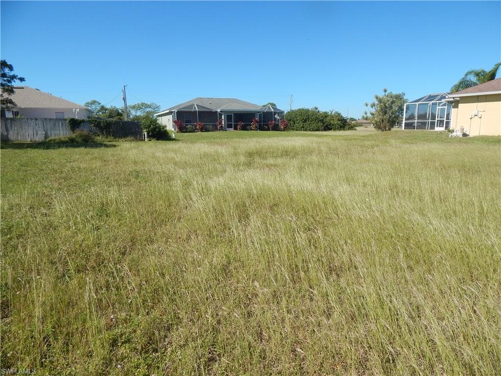 524 NE 6th AVE CAPE CORAL, FL 33909
