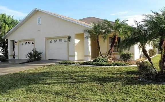 902 SE 13th TER CAPE CORAL, FL 33990
