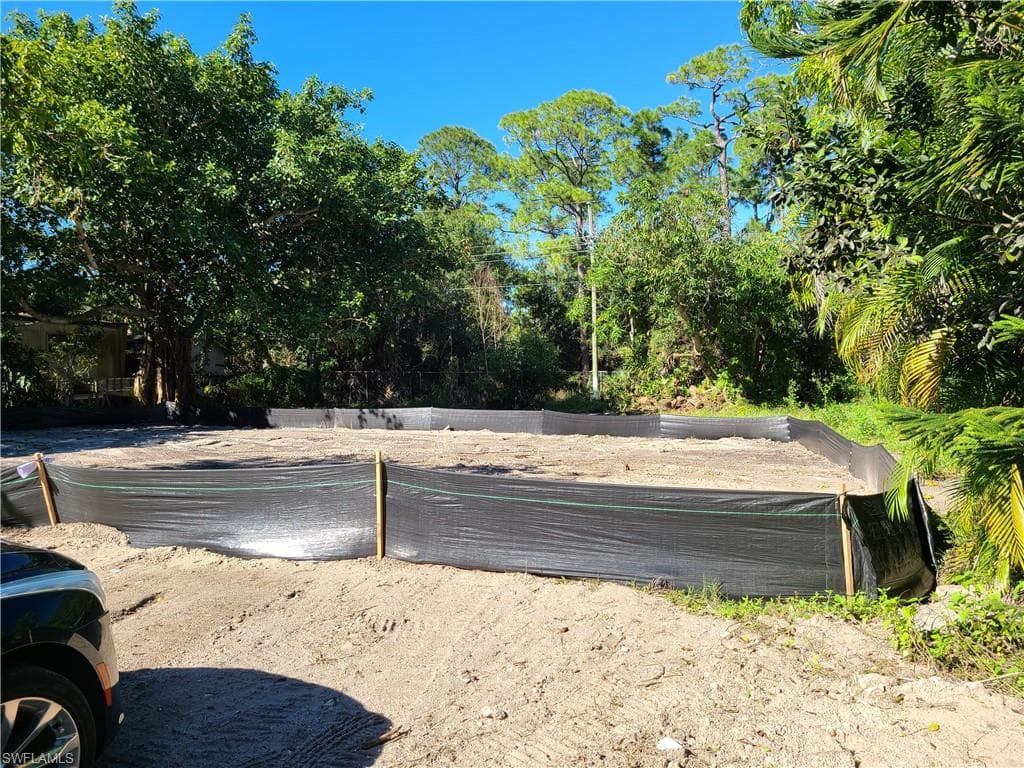 2739 Holly AVE NAPLES, FL 34112