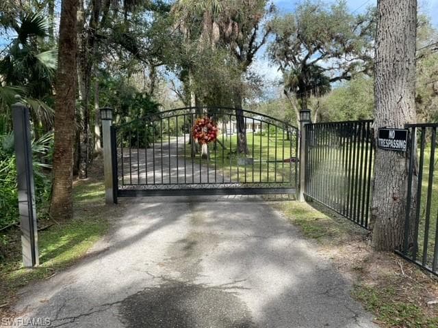 4821 Oak Acres LN FORT MYERS, FL 33905