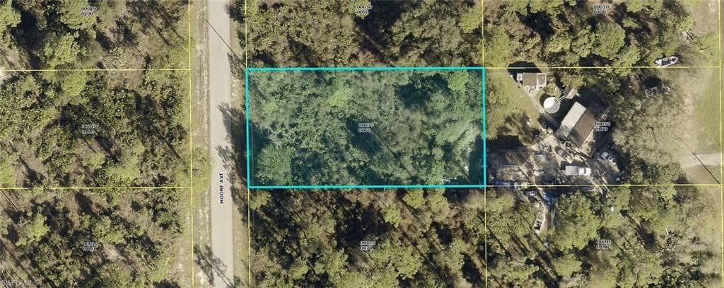 1012 Moore AVE LEHIGH ACRES, FL 33972