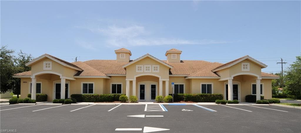 3920 Via Del Rey BONITA SPRINGS, FL 34134