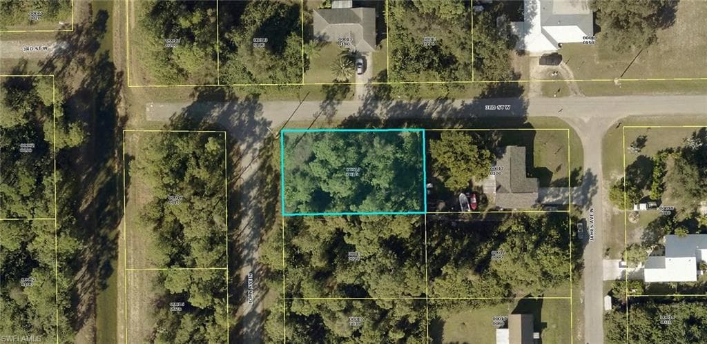 208 John AVE N LEHIGH ACRES, FL 33971