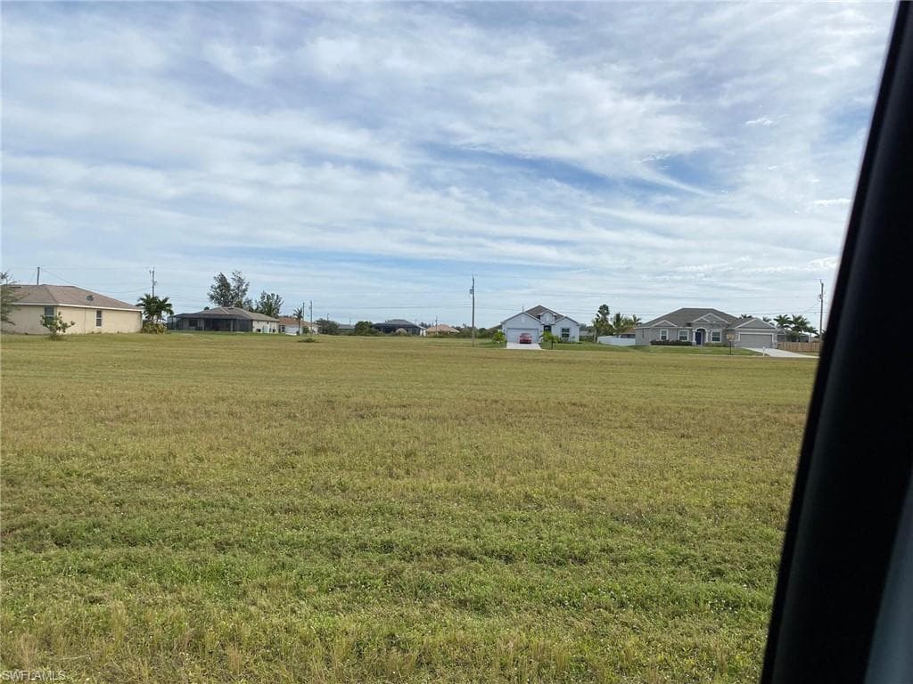 1025 NW 37th PL CAPE CORAL, FL 33993